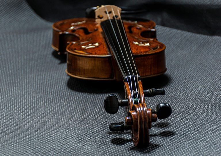 violin, stringed, musical instrument, melody, classical, stringed instrument, sound body, antique violin, fiddle, viola, cello, classical instrument, sounds of violin, antiquarian, violin strings, music background, played violin, old-timer, violin keys, old violin, music world, strings, tuning keys, accompaniment, old instrument, violin, violin, violin, violin, violin, music background